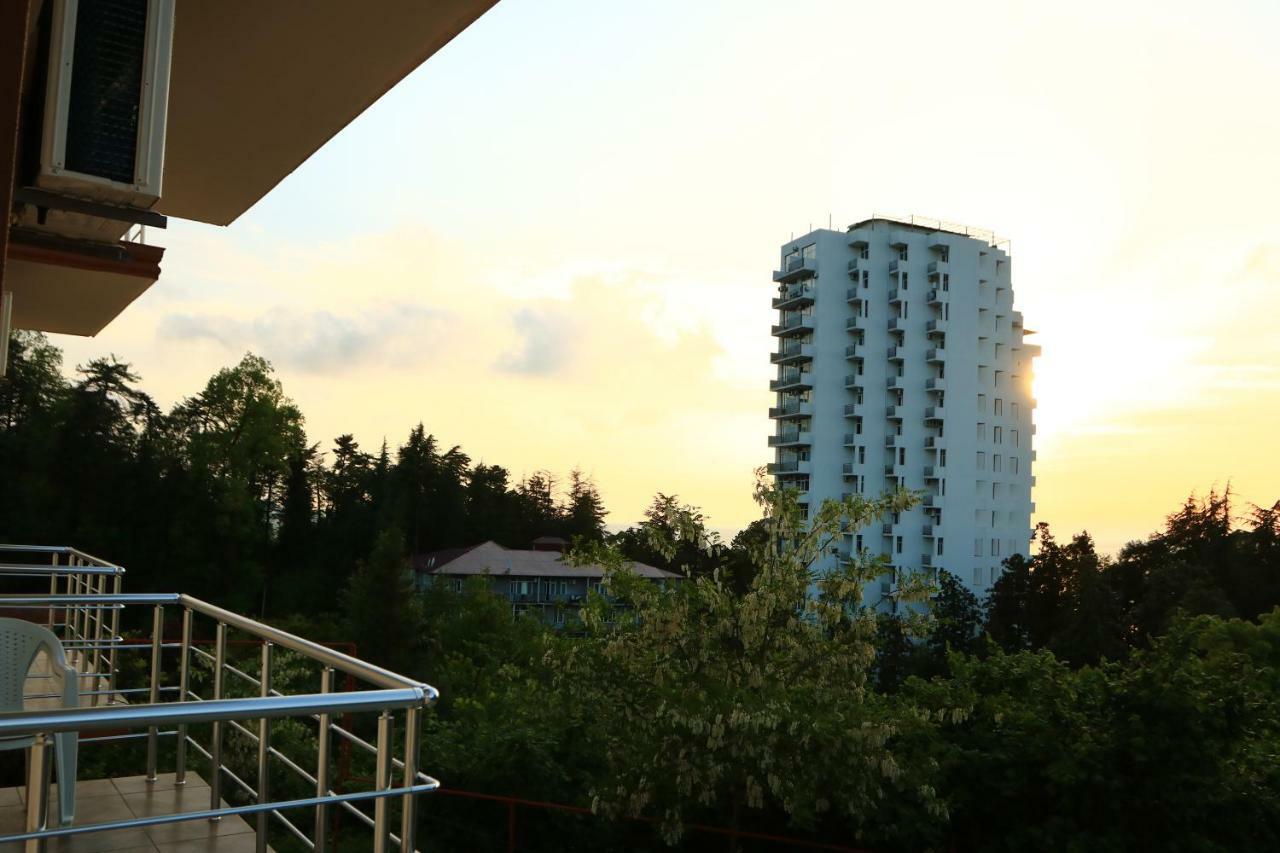 Апарт-отель Rainbow Rooms Махинджаури Экстерьер фото